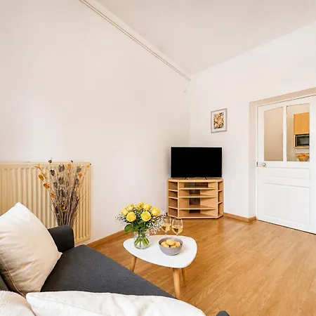 Confortable Face A L'ile Versaillaise Apartment