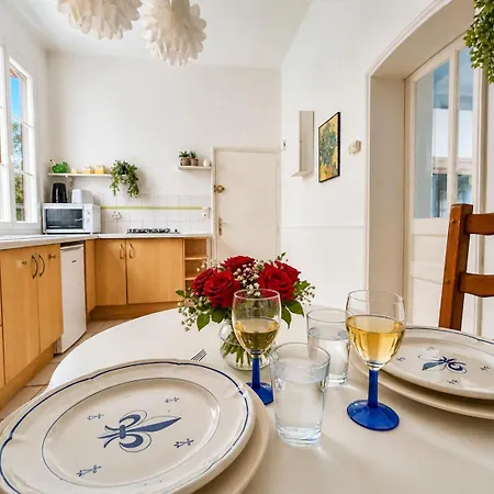 Apartment Confortable Face A L'ile Versaillaise